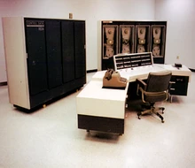 CDC 1604, ordinateur transistorisé développé par Seymour Cray