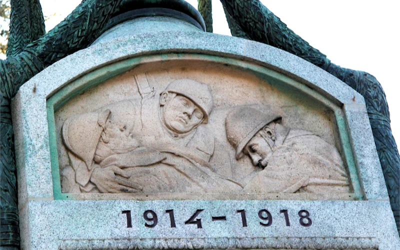 Face A du monument — inscriptions